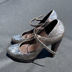 Cole Haan platform shoes, size 9, gold and black